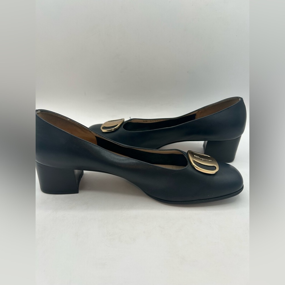 Vintage Salvatore Ferragamo Kitten Block Heel Black Leather Gold Accent Size 8.5 - Picture 8 of 14